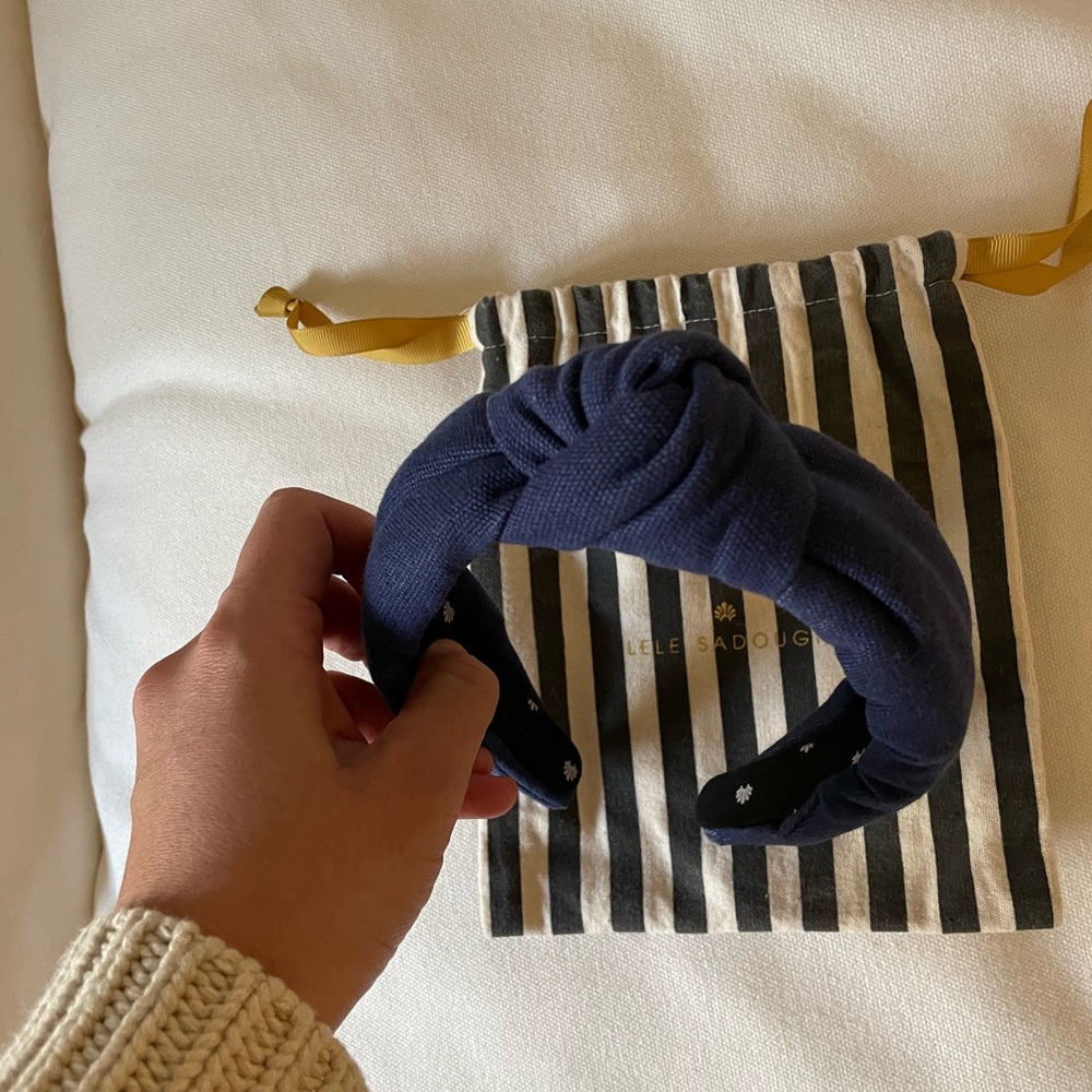 Lele Sadoughi classic knotted headband in navy woven cotton